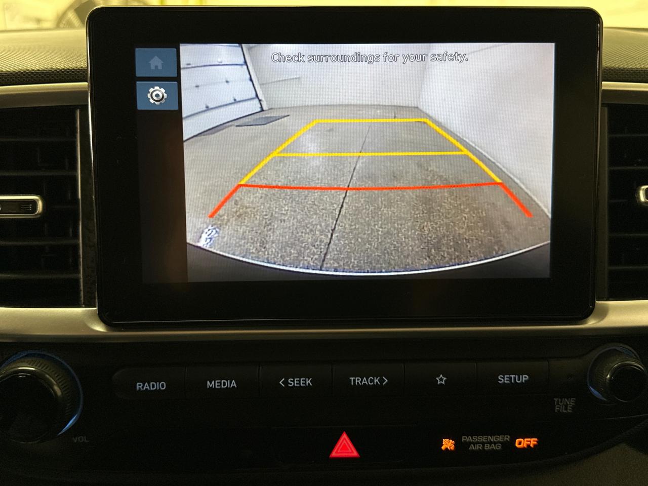 2025 Hyundai Venue Preferred w/Two-Tone 4dr Front-Wheel Drive Photo