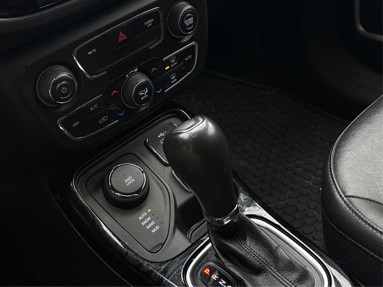 2021 Jeep Compass AWD LEATHER HEATED SEATS WE FINANCE ALL CREDIT! Photo