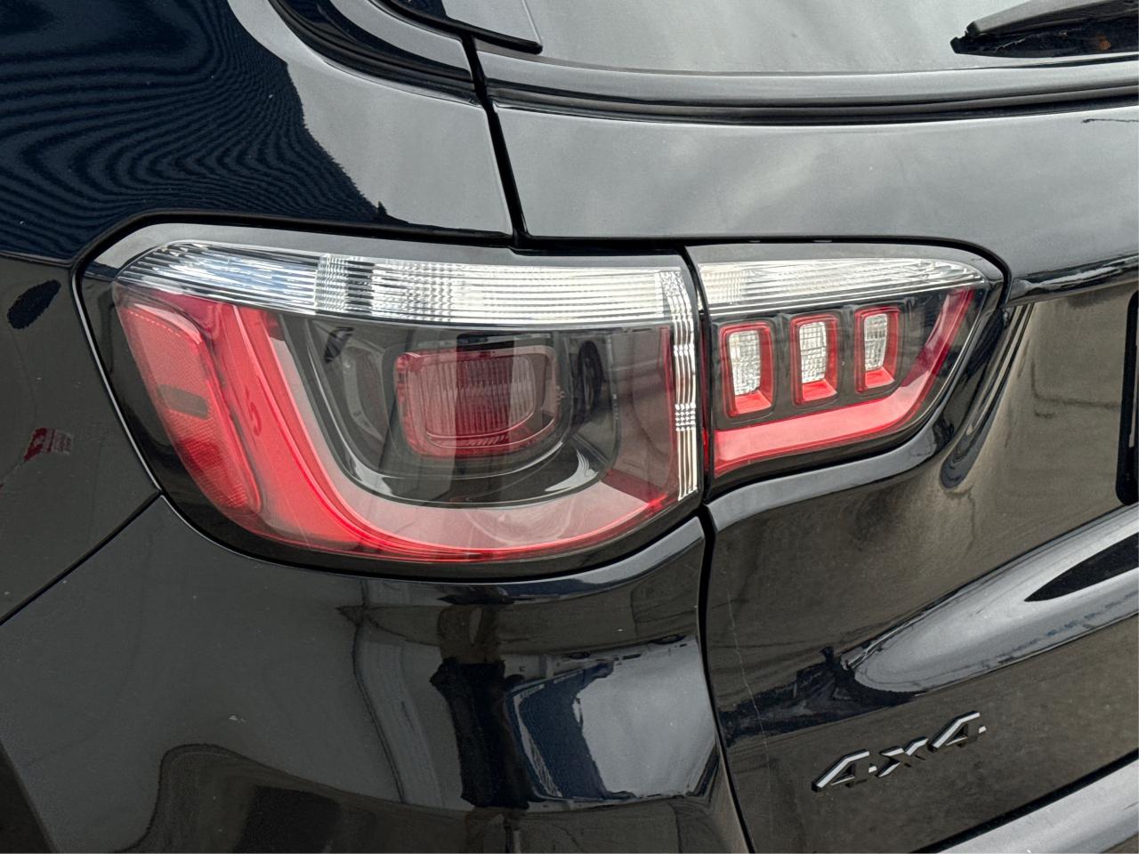 2021 Jeep Compass AWD LEATHER HEATED SEATS WE FINANCE ALL CREDIT! Photo