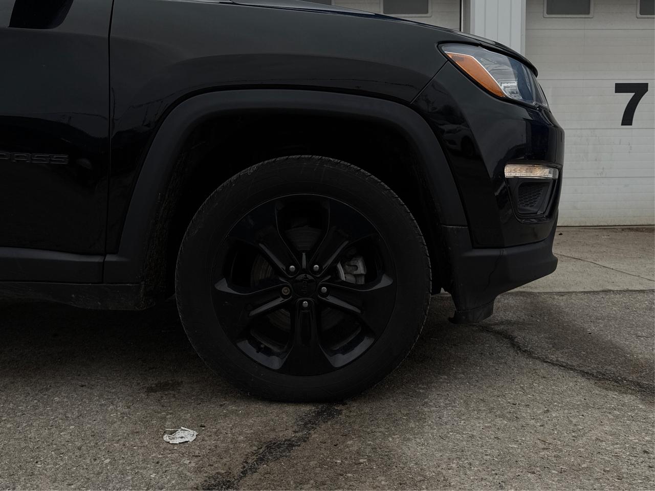 2021 Jeep Compass AWD LEATHER HEATED SEATS WE FINANCE ALL CREDIT! Photo