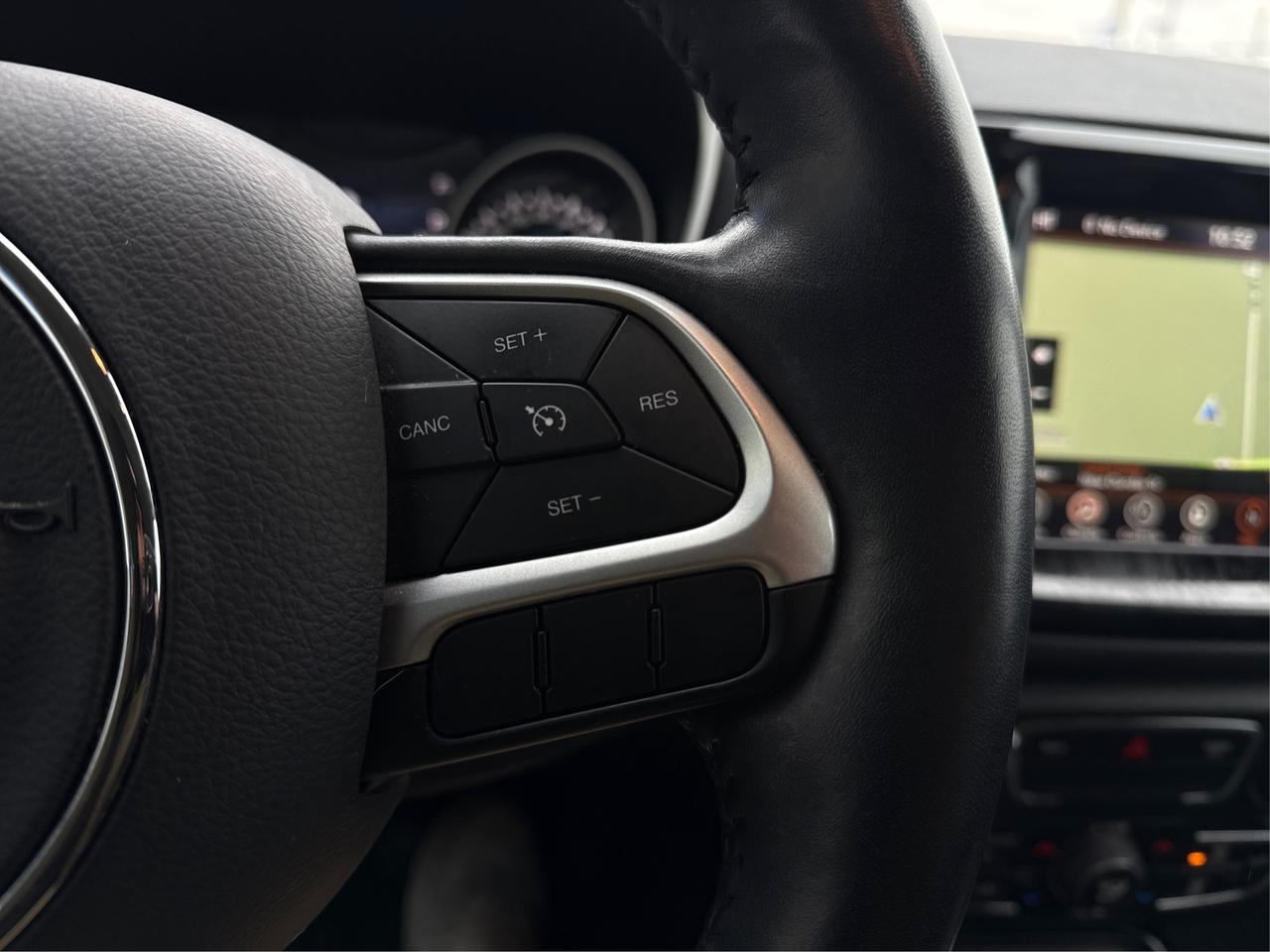 2021 Jeep Compass AWD LEATHER HEATED SEATS WE FINANCE ALL CREDIT! Photo