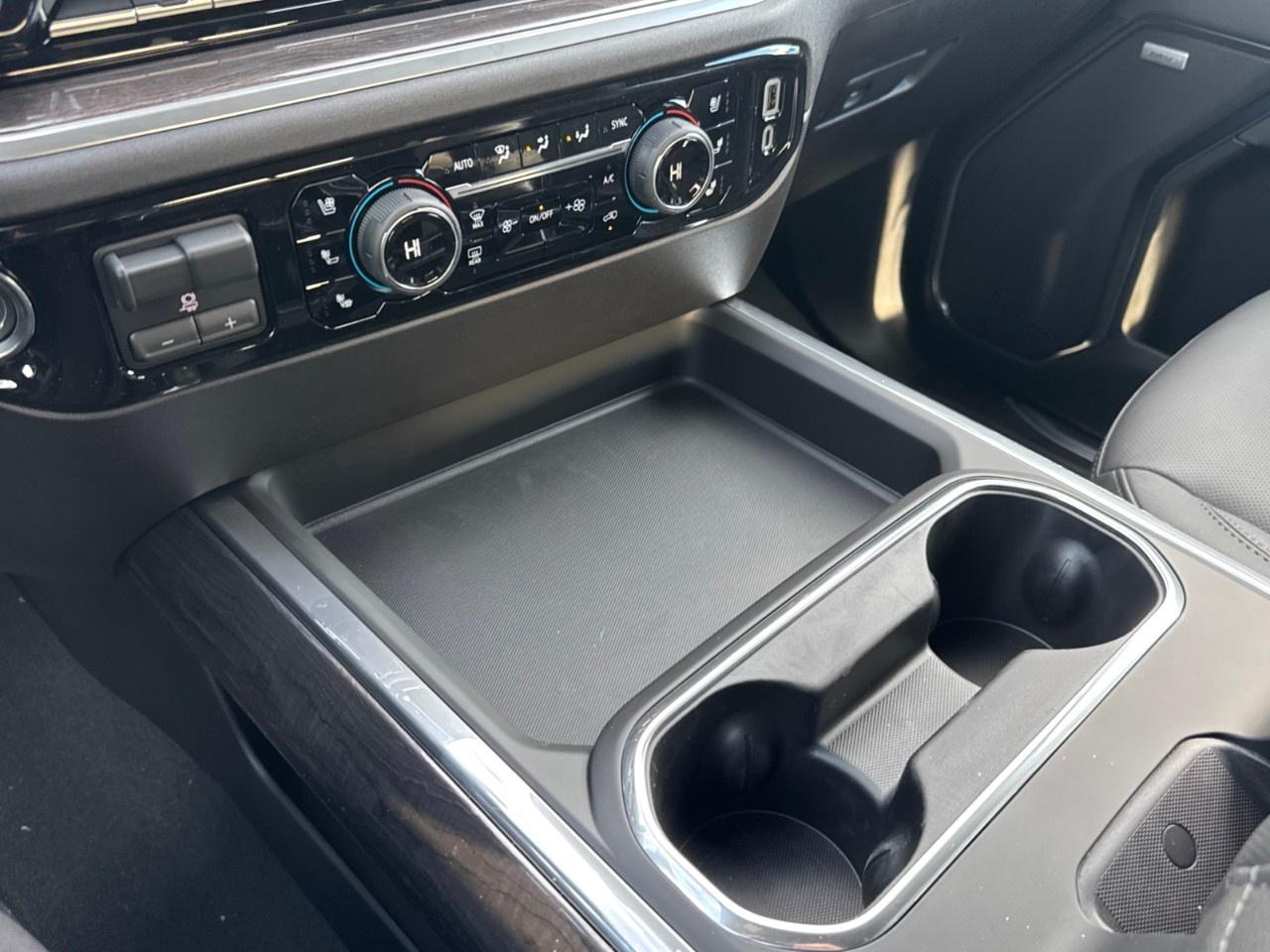 2026 Chevrolet SILVERADO 2500HD 4WD Crew Cab Standard Box LTZ Photo