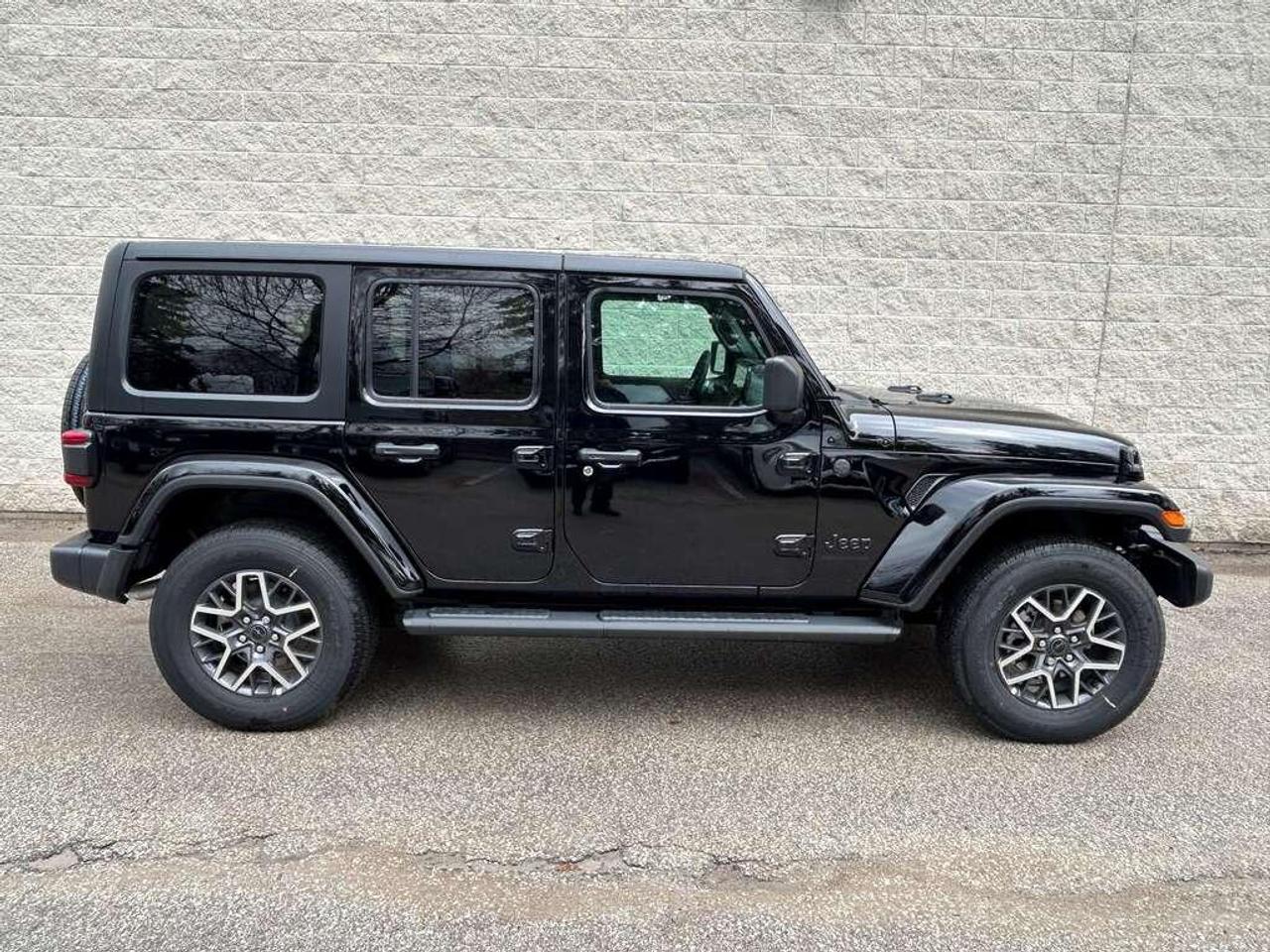 2026 Jeep Wrangler SAHARA 4DR 4X4 Photo