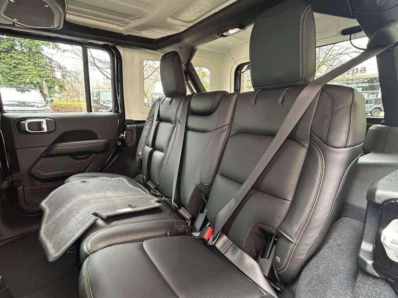 2026 Jeep Wrangler SAHARA 4DR 4X4 Photo