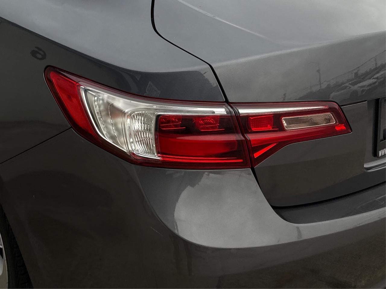 2018 Acura ILX LEATHER SUNROOF HEATED SEATS WE FINANCE ALL CREDIT Photo