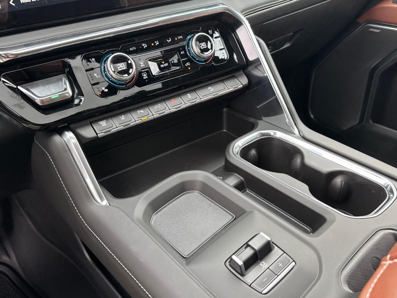 2025 GMC SIERRA 2500HD 4WD Crew Cab Standard Box Denali Ultimate Photo