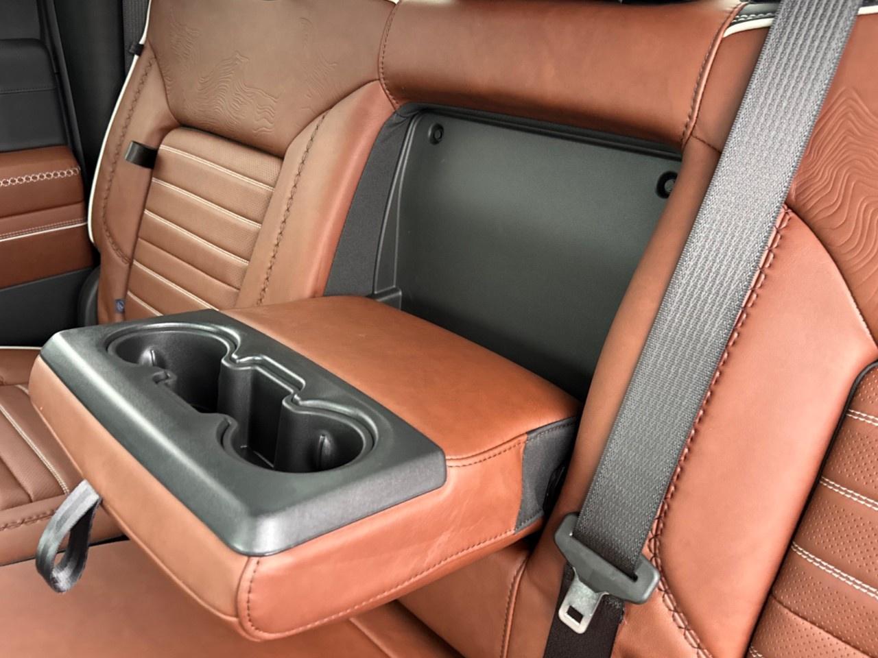 2025 GMC SIERRA 2500HD 4WD Crew Cab Standard Box Denali Ultimate Photo