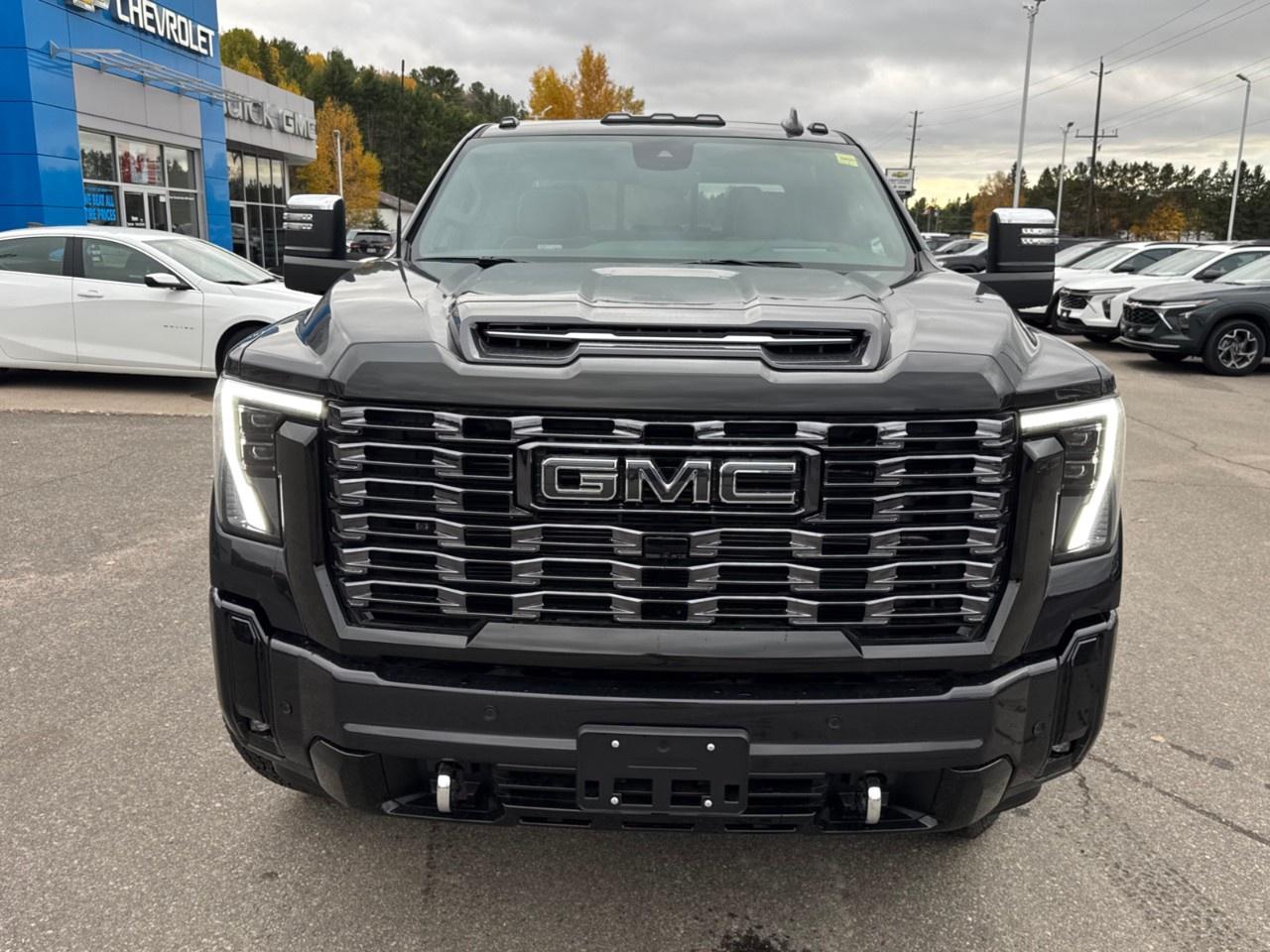 2025 GMC SIERRA 2500HD 4WD Crew Cab Standard Box Denali Ultimate Photo5