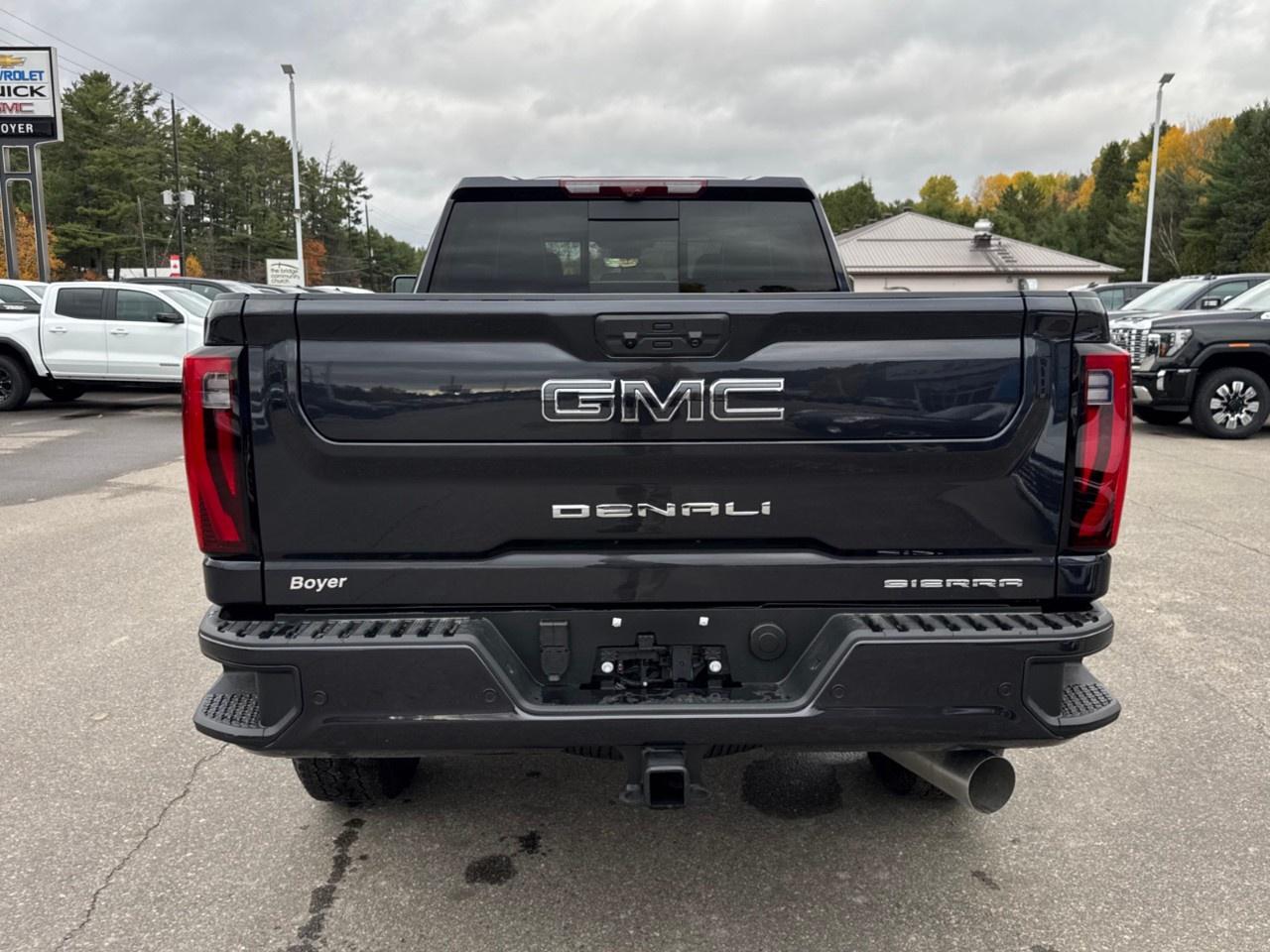 2025 GMC SIERRA 2500HD 4WD Crew Cab Standard Box Denali Ultimate Photo