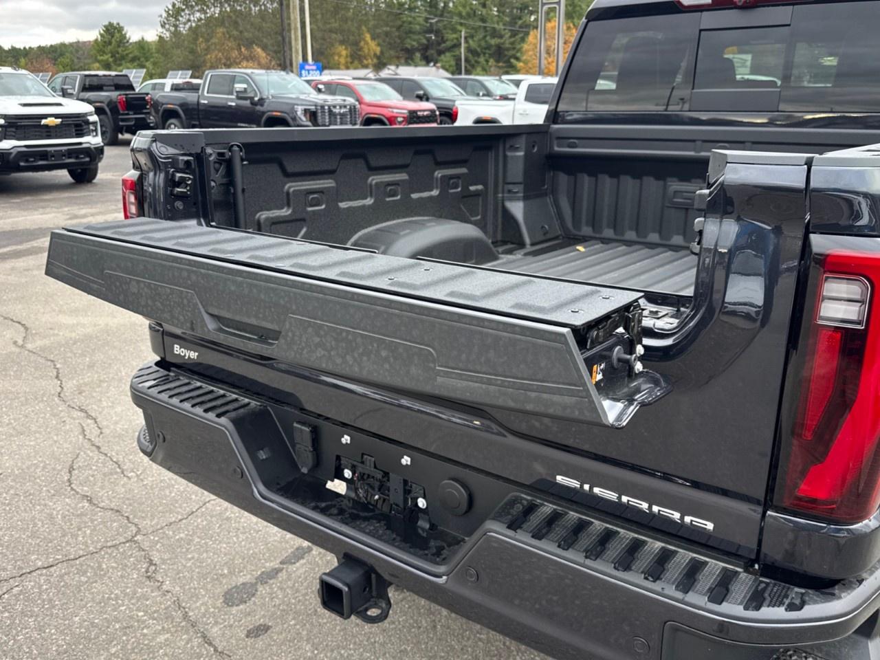 2025 GMC SIERRA 2500HD 4WD Crew Cab Standard Box Denali Ultimate Photo