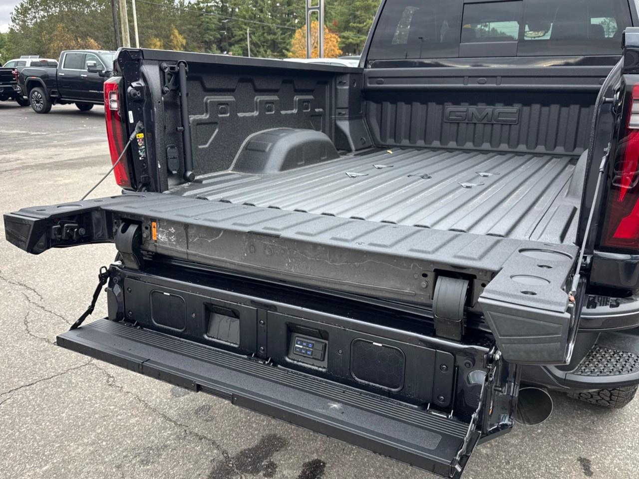2025 GMC SIERRA 2500HD 4WD Crew Cab Standard Box Denali Ultimate Photo