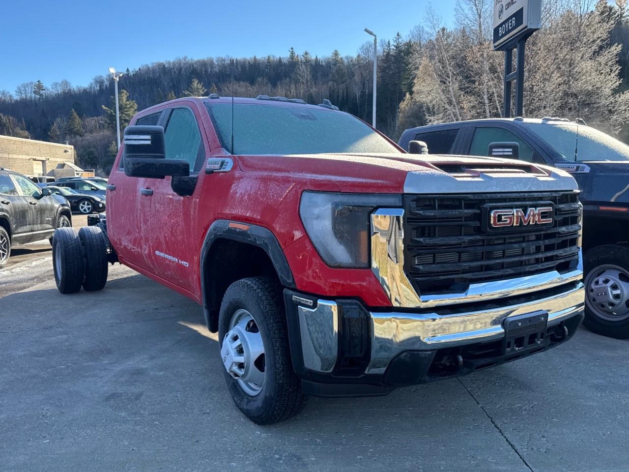 2026 GMC Sierra 3500HD CC 4WD Crew Cab 177" WB, 60" CA Pro Photo