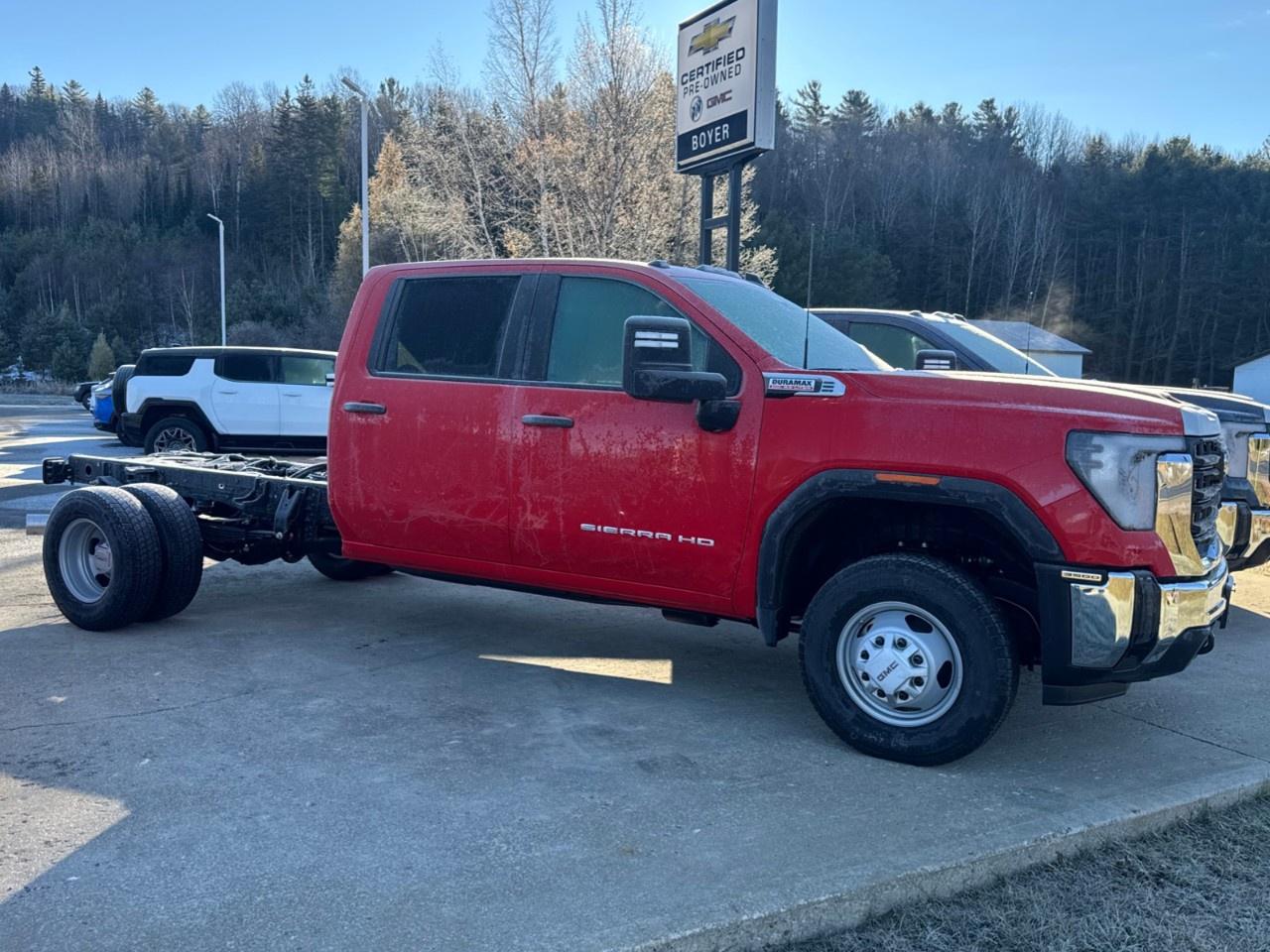 2026 GMC Sierra 3500HD CC 4WD Crew Cab 177" WB, 60" CA Pro Photo