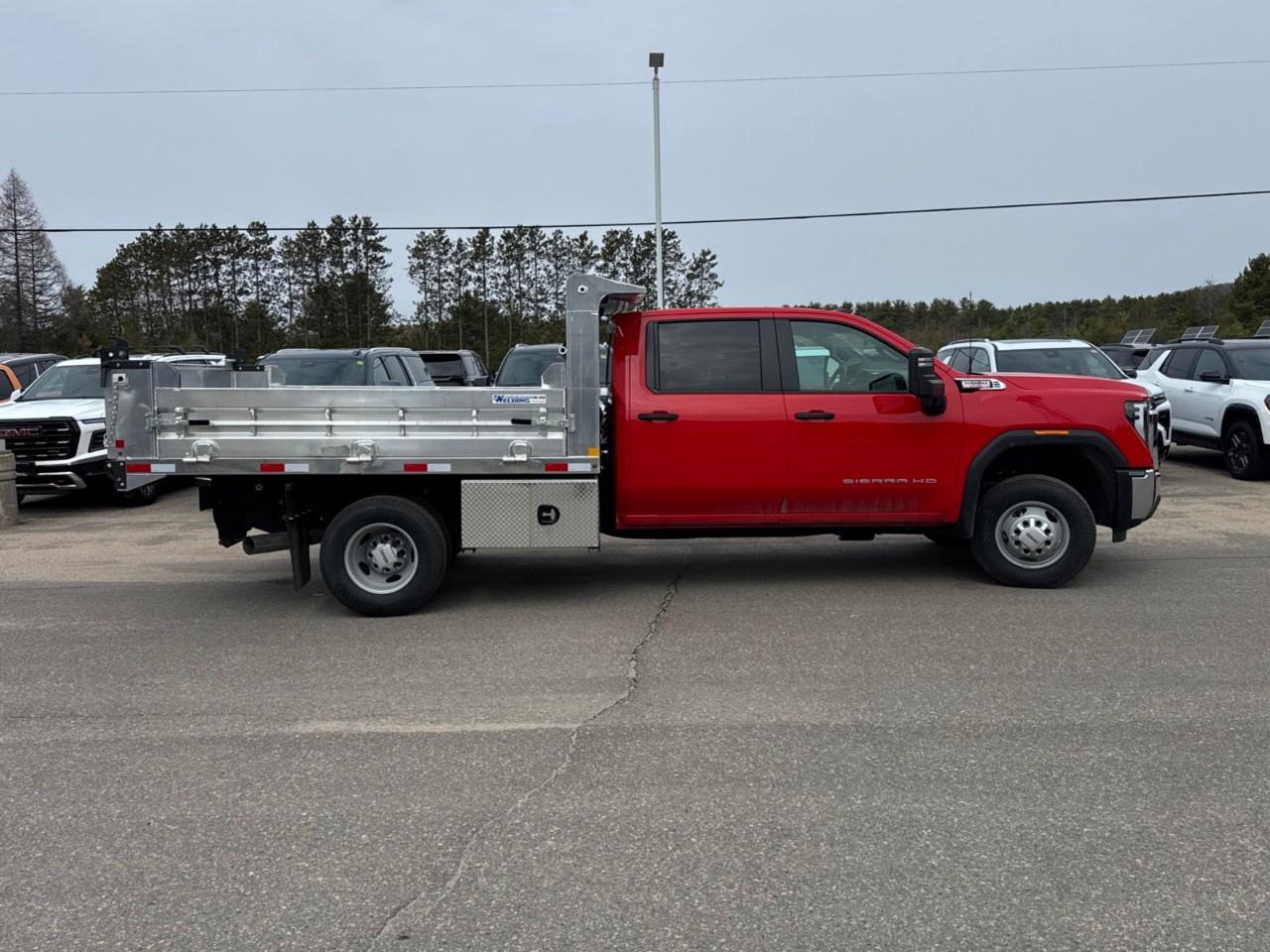 2026 GMC Sierra 3500HD CC 4WD Crew Cab 177" WB, 60" CA Pro Photo