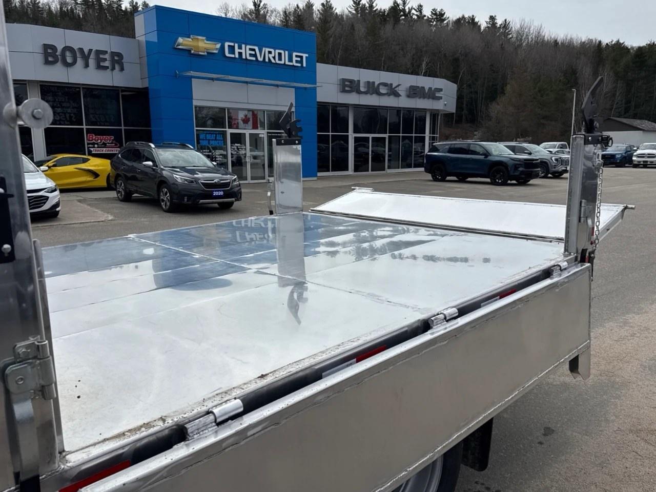 2026 GMC Sierra 3500HD CC 4WD Crew Cab 177" WB, 60" CA Pro Photo