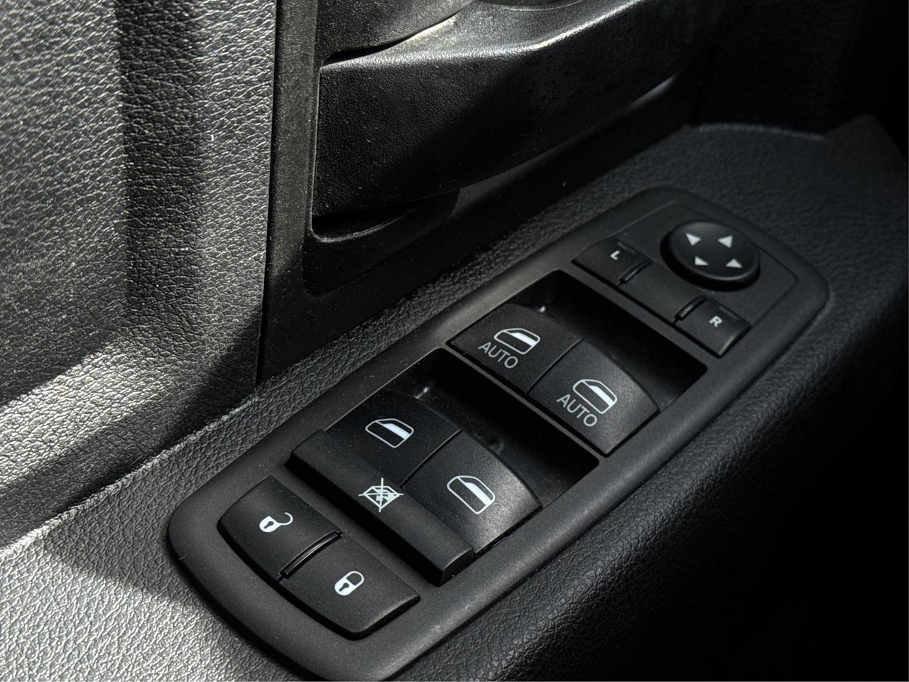 2020 RAM 1500 Classic FULLY LOADED WITH $9950 IN OPTIONS  WE FINANCE ALL Photo