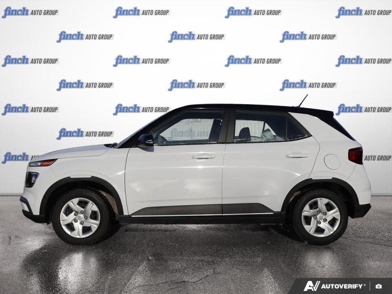 2023 Hyundai Venue Essential w/Two-Tone 4dr Front-Wheel Drive Photo