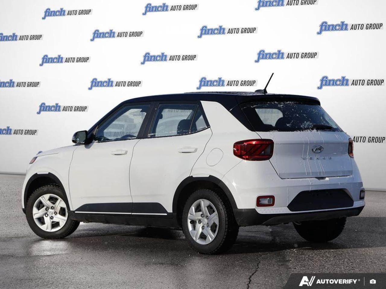 2023 Hyundai Venue Essential w/Two-Tone 4dr Front-Wheel Drive Photo