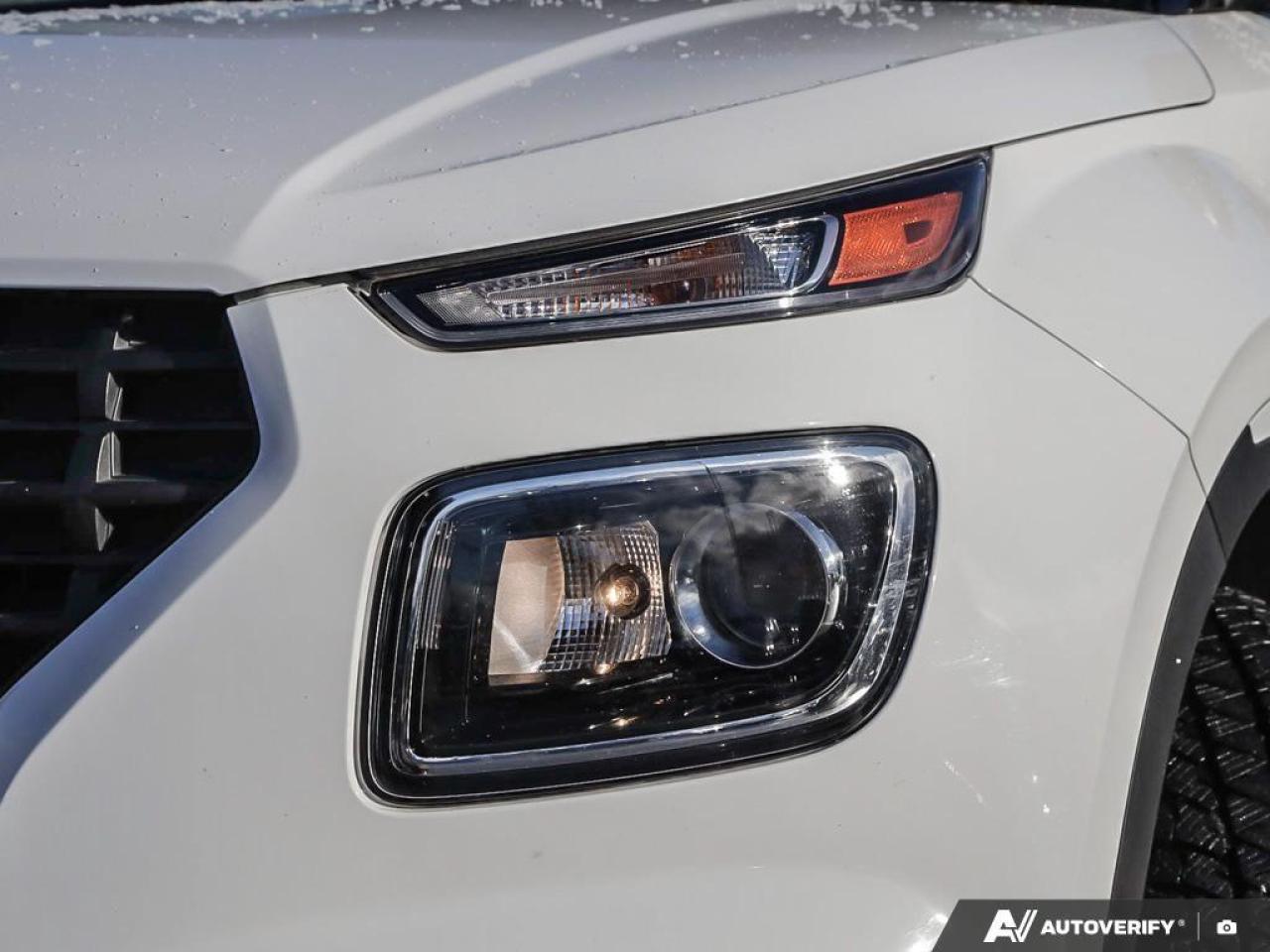 2023 Hyundai Venue Essential w/Two-Tone 4dr Front-Wheel Drive Photo