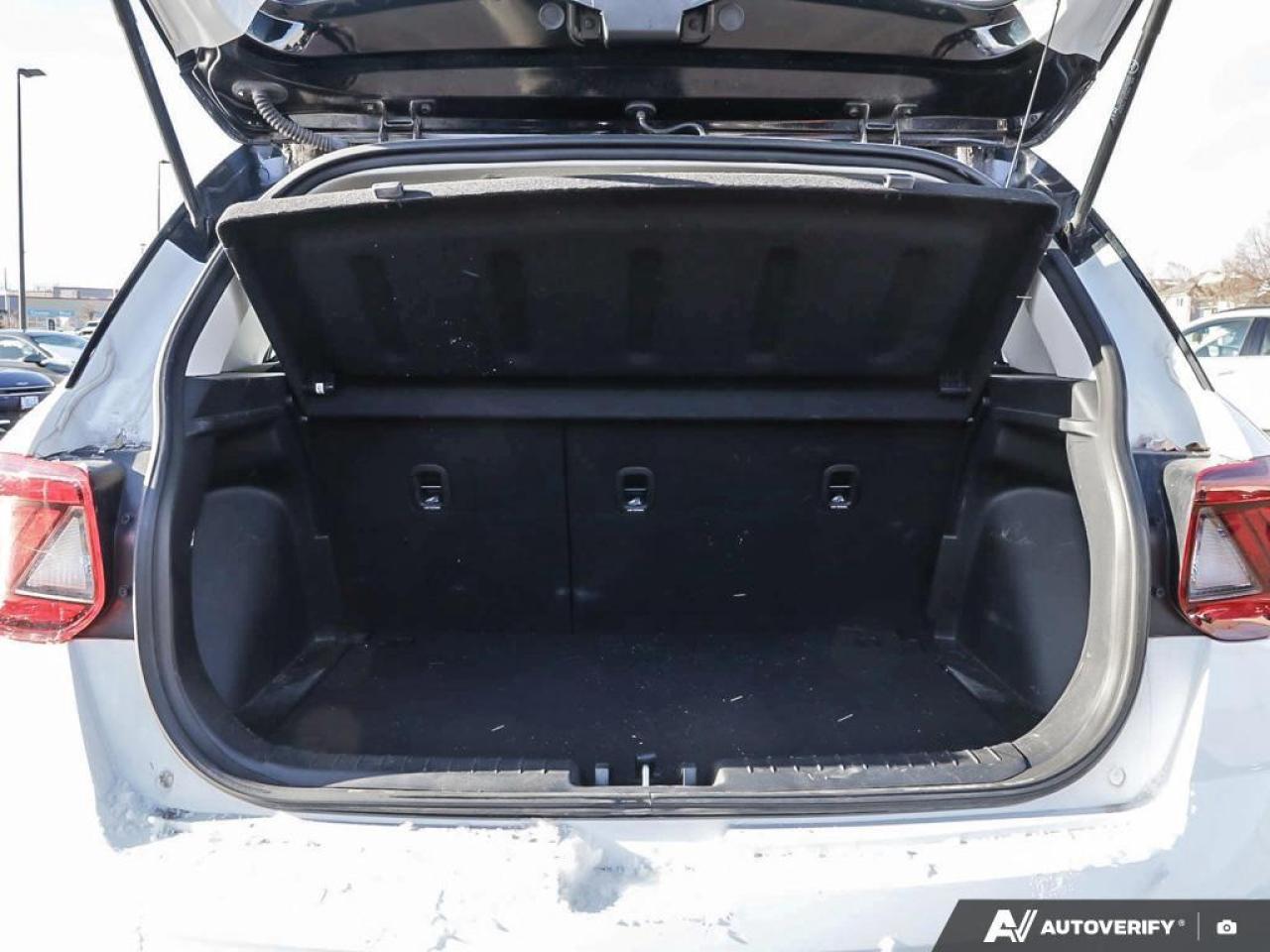 2023 Hyundai Venue Essential w/Two-Tone 4dr Front-Wheel Drive Photo