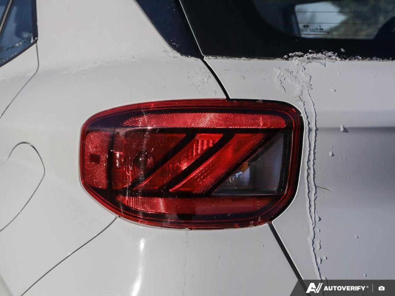 2023 Hyundai Venue Essential w/Two-Tone 4dr Front-Wheel Drive Photo