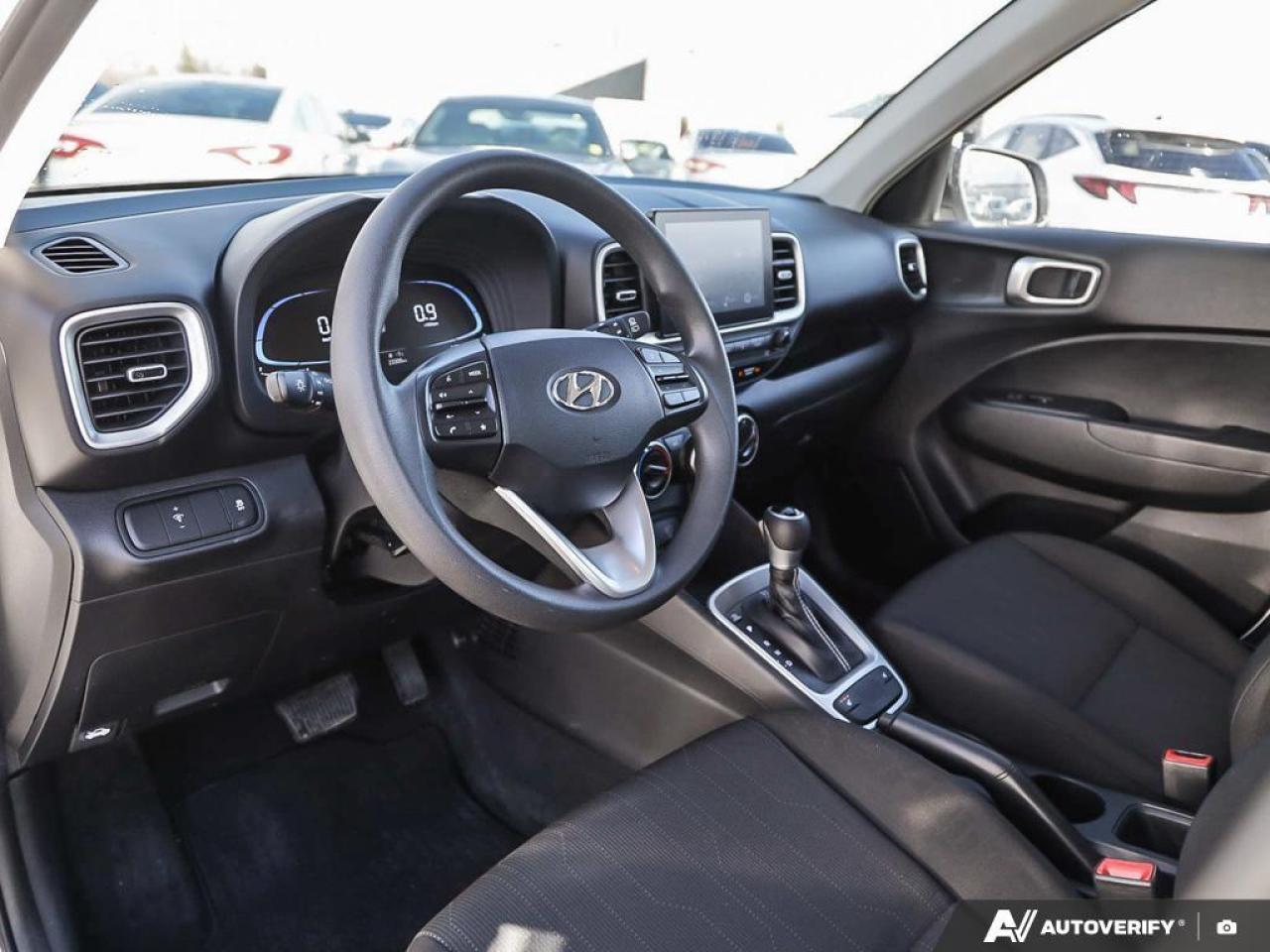 2023 Hyundai Venue Essential w/Two-Tone 4dr Front-Wheel Drive Photo