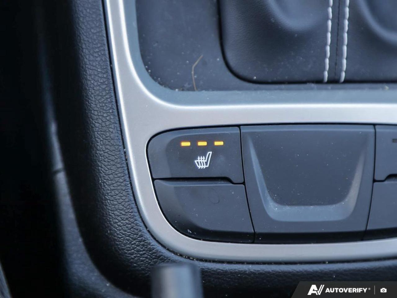 2023 Hyundai Venue Essential w/Two-Tone 4dr Front-Wheel Drive Photo