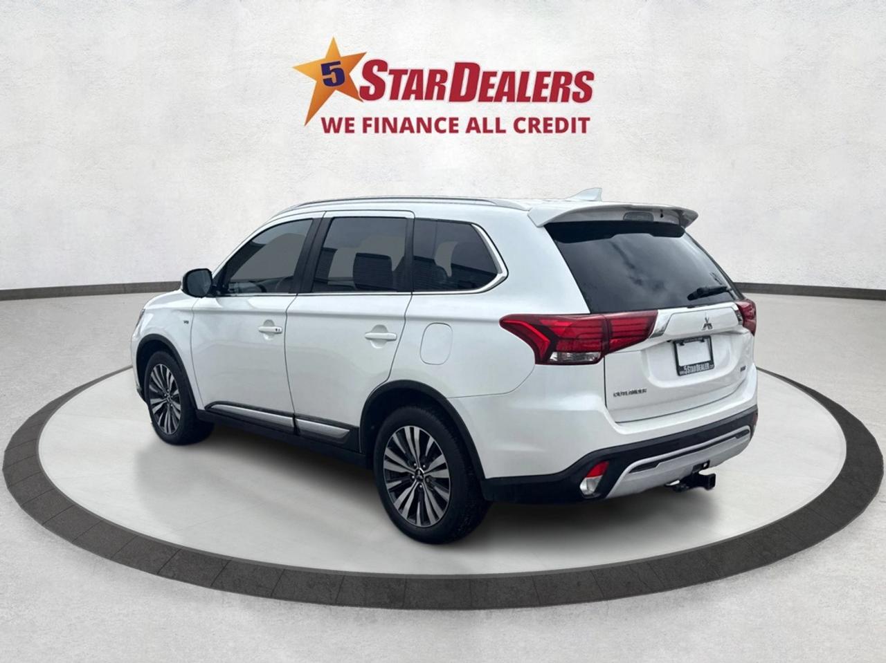 2020 Mitsubishi Outlander AWD LEATHER SUNROOF H-SEATS WE FINANCE ALL CREDIT! Photo4