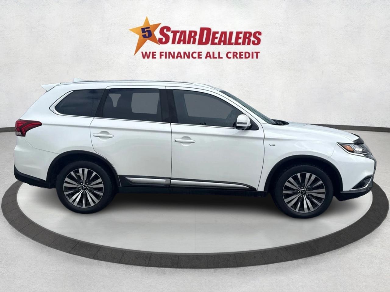 2020 Mitsubishi Outlander AWD LEATHER SUNROOF H-SEATS WE FINANCE ALL CREDIT! Photo