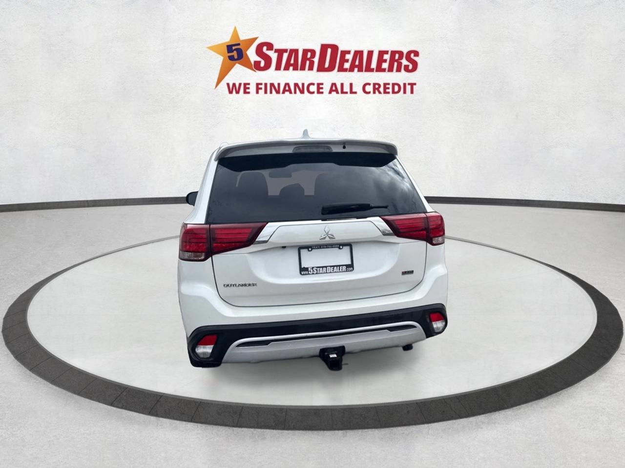 2020 Mitsubishi Outlander AWD LEATHER SUNROOF H-SEATS WE FINANCE ALL CREDIT! Photo