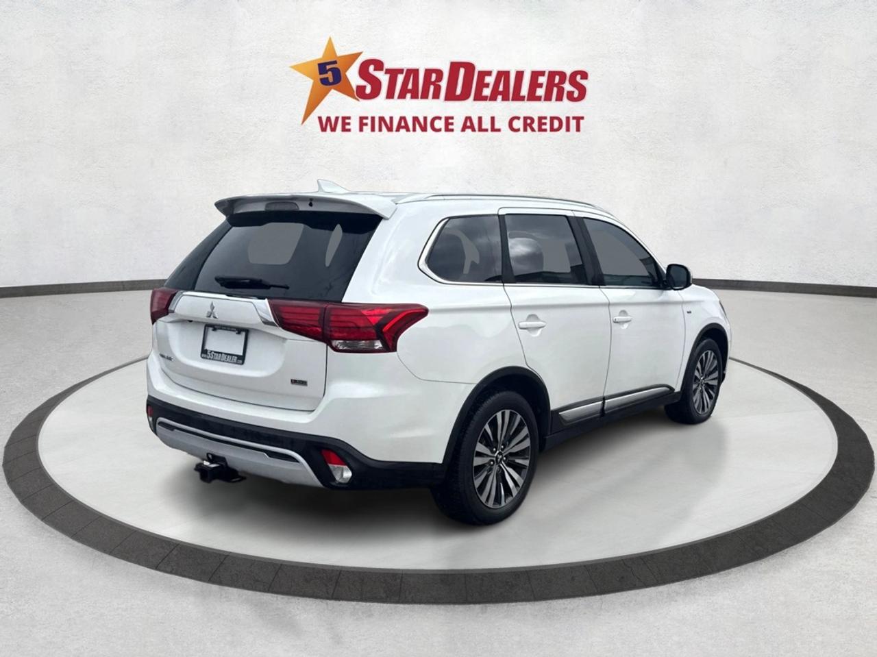 2020 Mitsubishi Outlander AWD LEATHER SUNROOF H-SEATS WE FINANCE ALL CREDIT! Photo