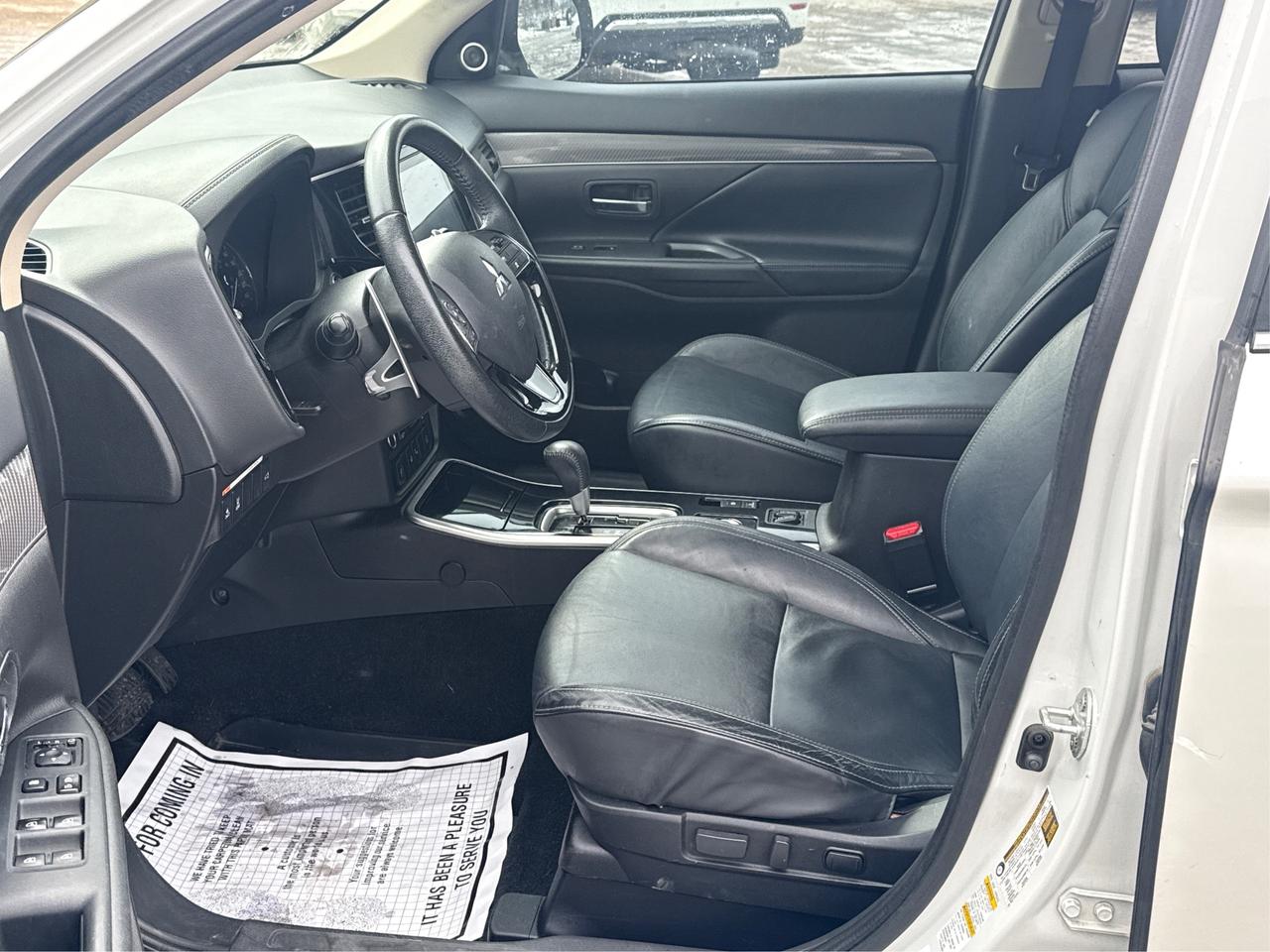 2020 Mitsubishi Outlander AWD LEATHER SUNROOF H-SEATS WE FINANCE ALL CREDIT! Photo