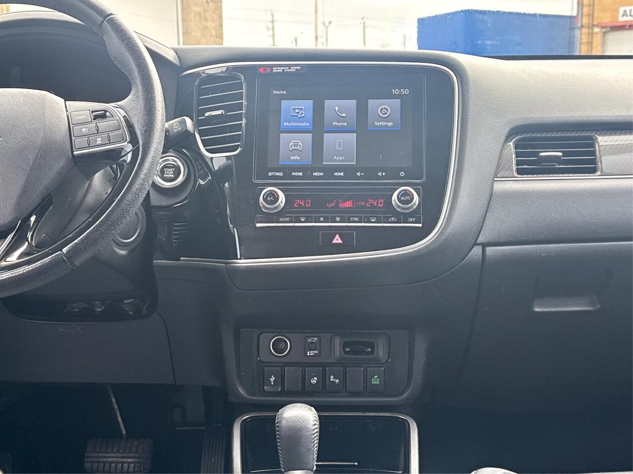 2020 Mitsubishi Outlander AWD LEATHER SUNROOF H-SEATS WE FINANCE ALL CREDIT! Photo