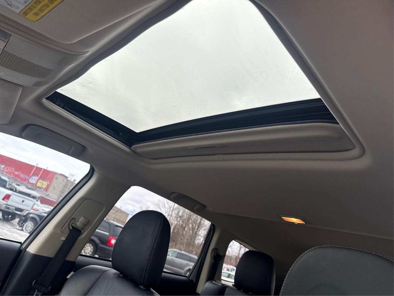 2020 Mitsubishi Outlander AWD LEATHER SUNROOF H-SEATS WE FINANCE ALL CREDIT! Photo