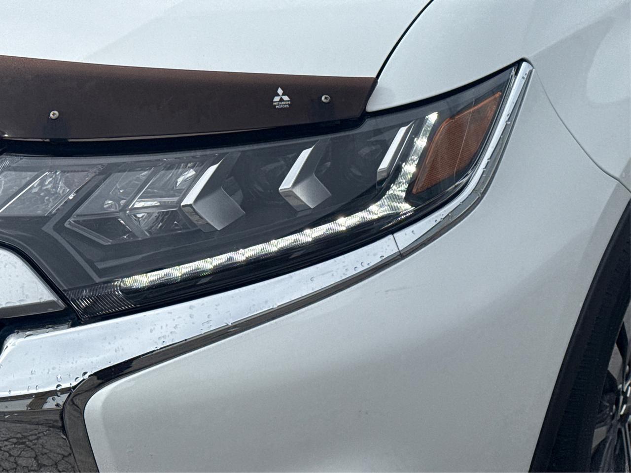 2020 Mitsubishi Outlander AWD LEATHER SUNROOF H-SEATS WE FINANCE ALL CREDIT! Photo