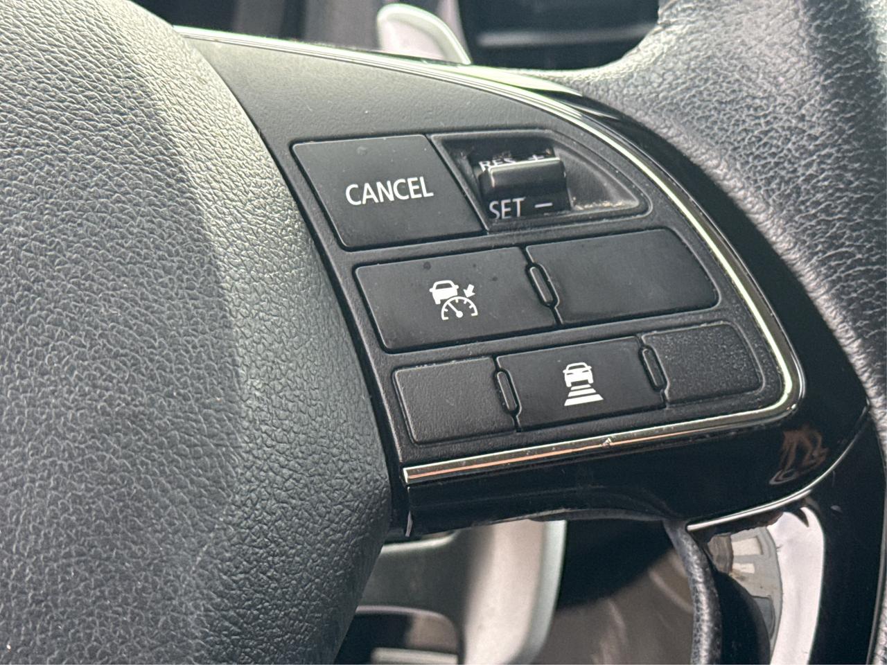 2020 Mitsubishi Outlander AWD LEATHER SUNROOF H-SEATS WE FINANCE ALL CREDIT! Photo