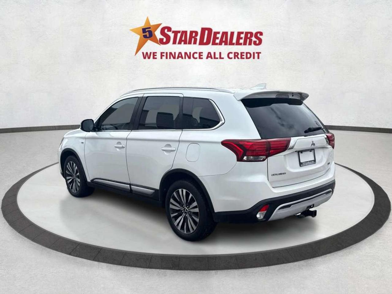2020 Mitsubishi Outlander AWD LEATHER SUNROOF H-SEATS WE FINANCE ALL CREDIT! Photo