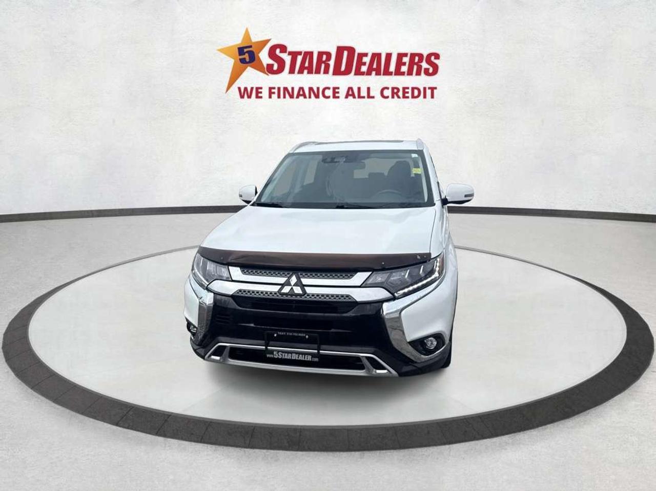 2020 Mitsubishi Outlander AWD LEATHER SUNROOF H-SEATS WE FINANCE ALL CREDIT! Photo