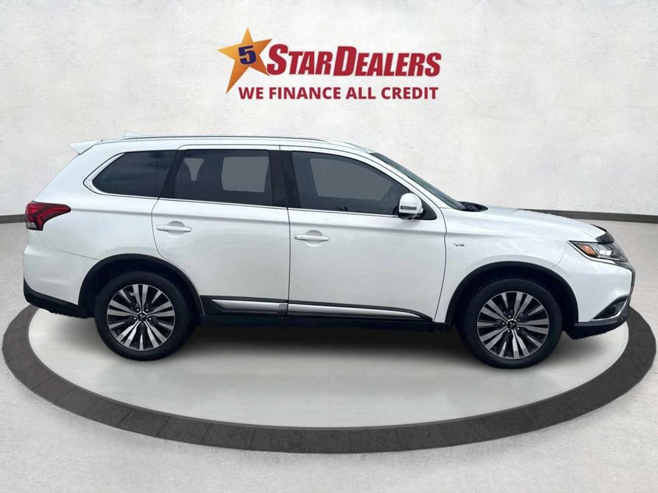 2020 Mitsubishi Outlander AWD LEATHER SUNROOF H-SEATS WE FINANCE ALL CREDIT! Photo