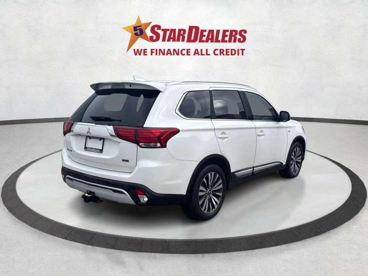2020 Mitsubishi Outlander AWD LEATHER SUNROOF H-SEATS WE FINANCE ALL CREDIT! Photo