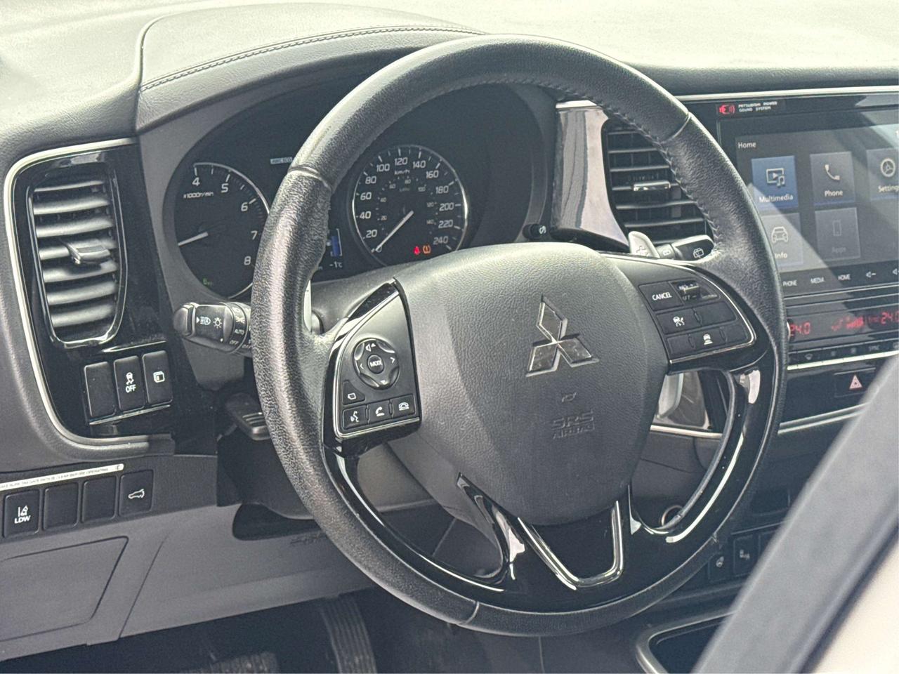2020 Mitsubishi Outlander AWD LEATHER SUNROOF H-SEATS WE FINANCE ALL CREDIT! Photo