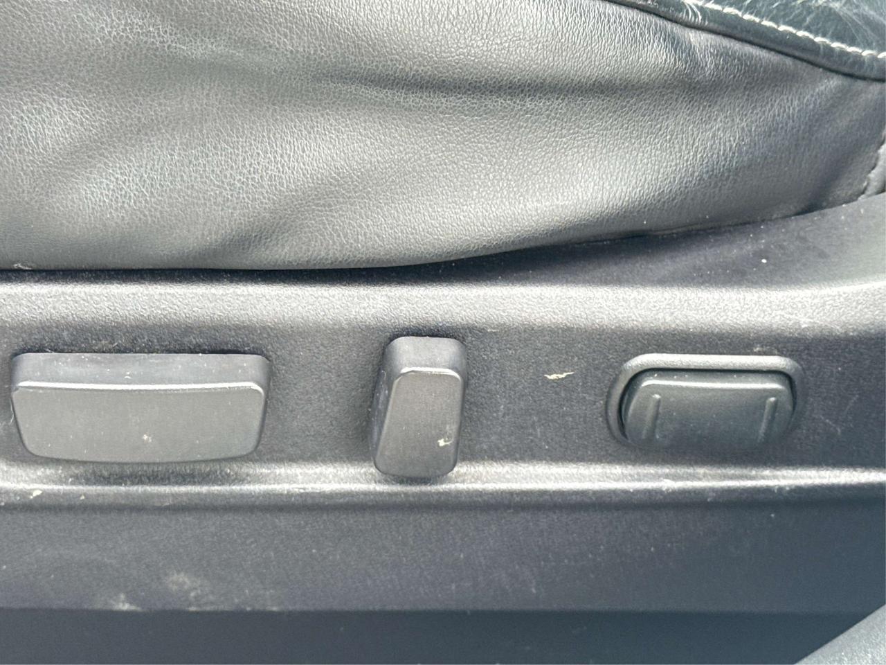 2020 Mitsubishi Outlander AWD LEATHER SUNROOF H-SEATS WE FINANCE ALL CREDIT! Photo