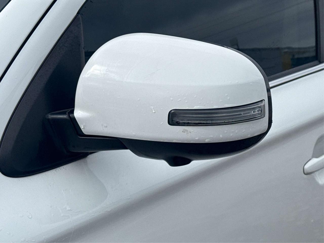 2020 Mitsubishi Outlander AWD LEATHER SUNROOF H-SEATS WE FINANCE ALL CREDIT! Photo