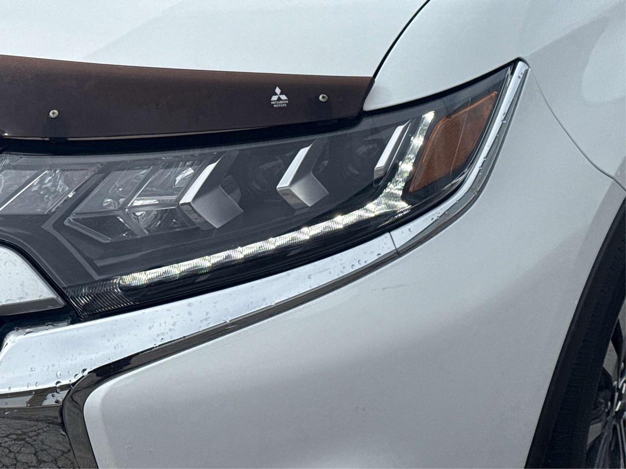 2020 Mitsubishi Outlander AWD LEATHER SUNROOF H-SEATS WE FINANCE ALL CREDIT! Photo