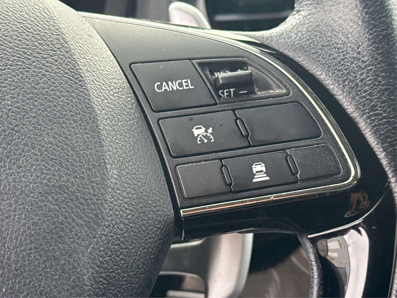 2020 Mitsubishi Outlander AWD LEATHER SUNROOF H-SEATS WE FINANCE ALL CREDIT! Photo