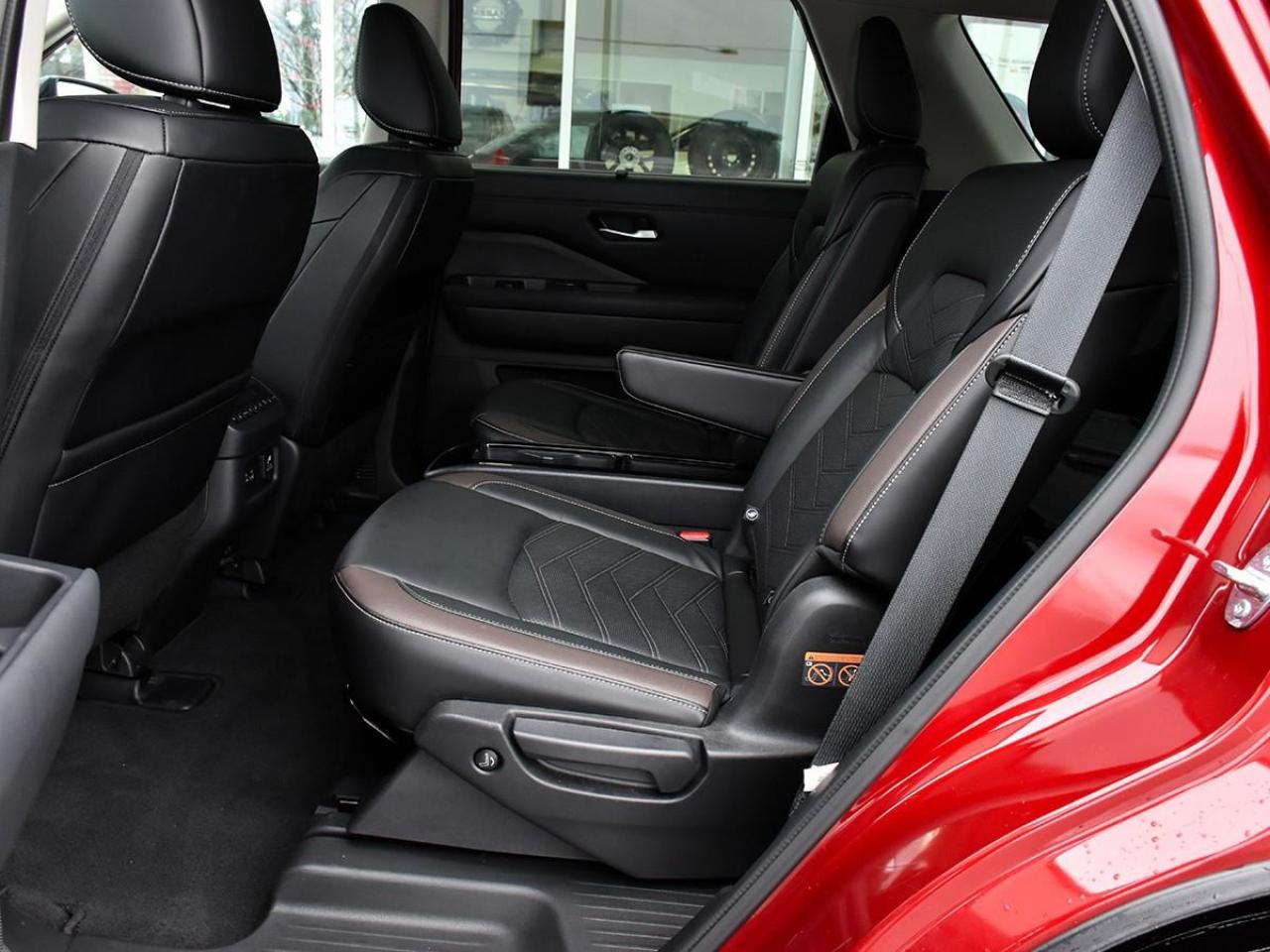 2024 Nissan Pathfinder Platinum 4dr 4x4 Photo