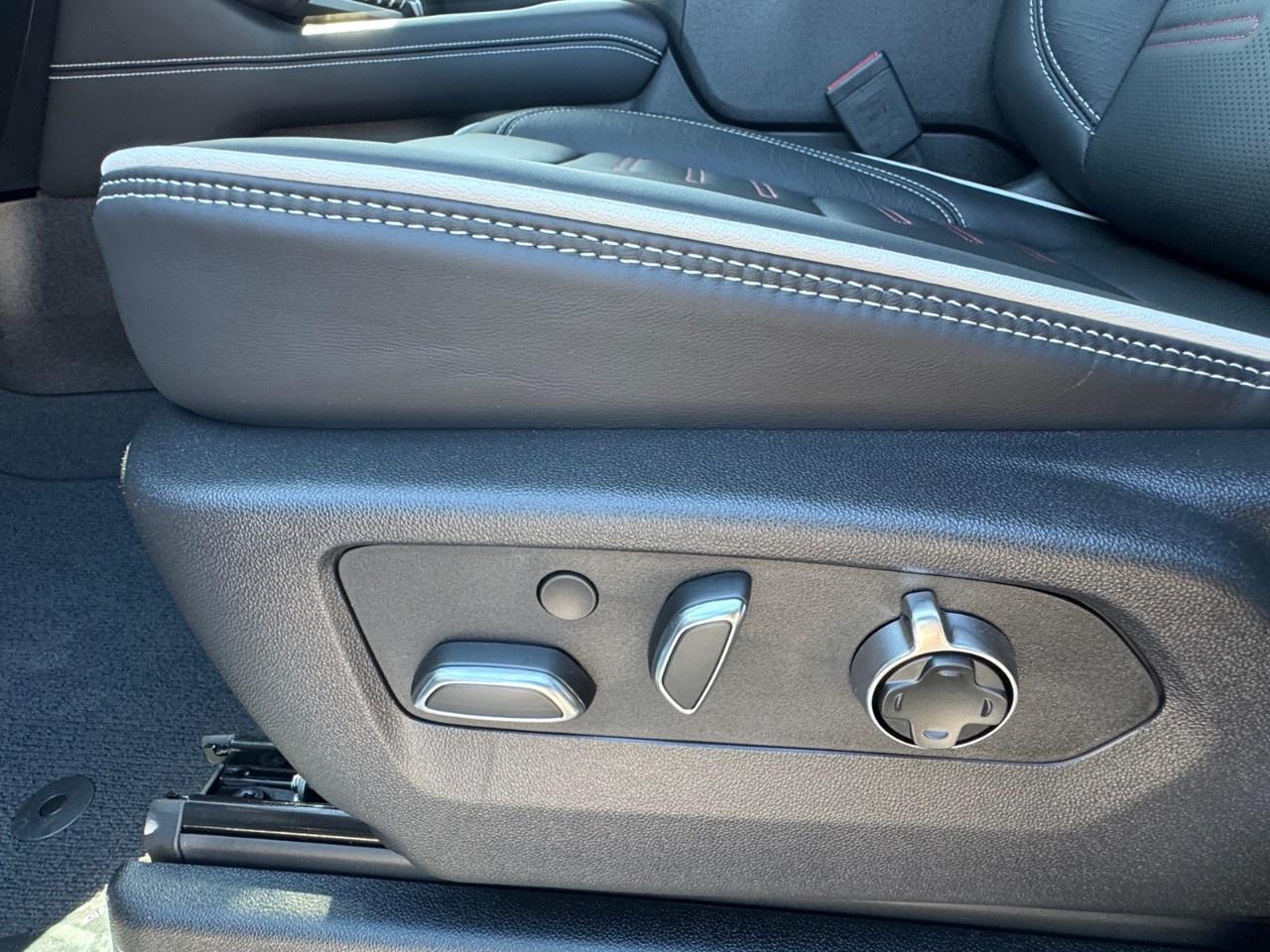 2025 GMC Yukon 4WD 4dr AT4 Ultimate Photo