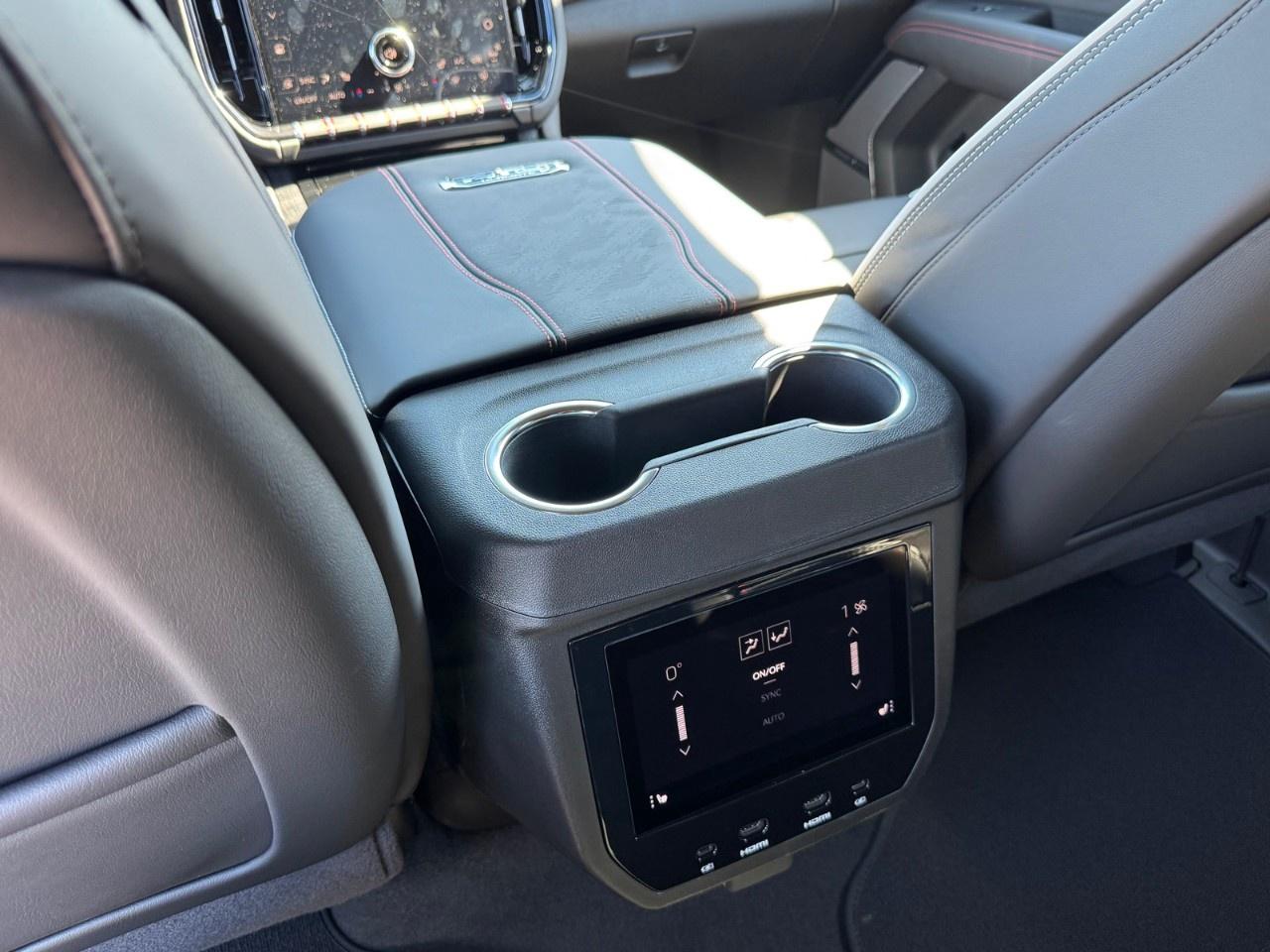 2025 GMC Yukon 4WD 4dr AT4 Ultimate Photo