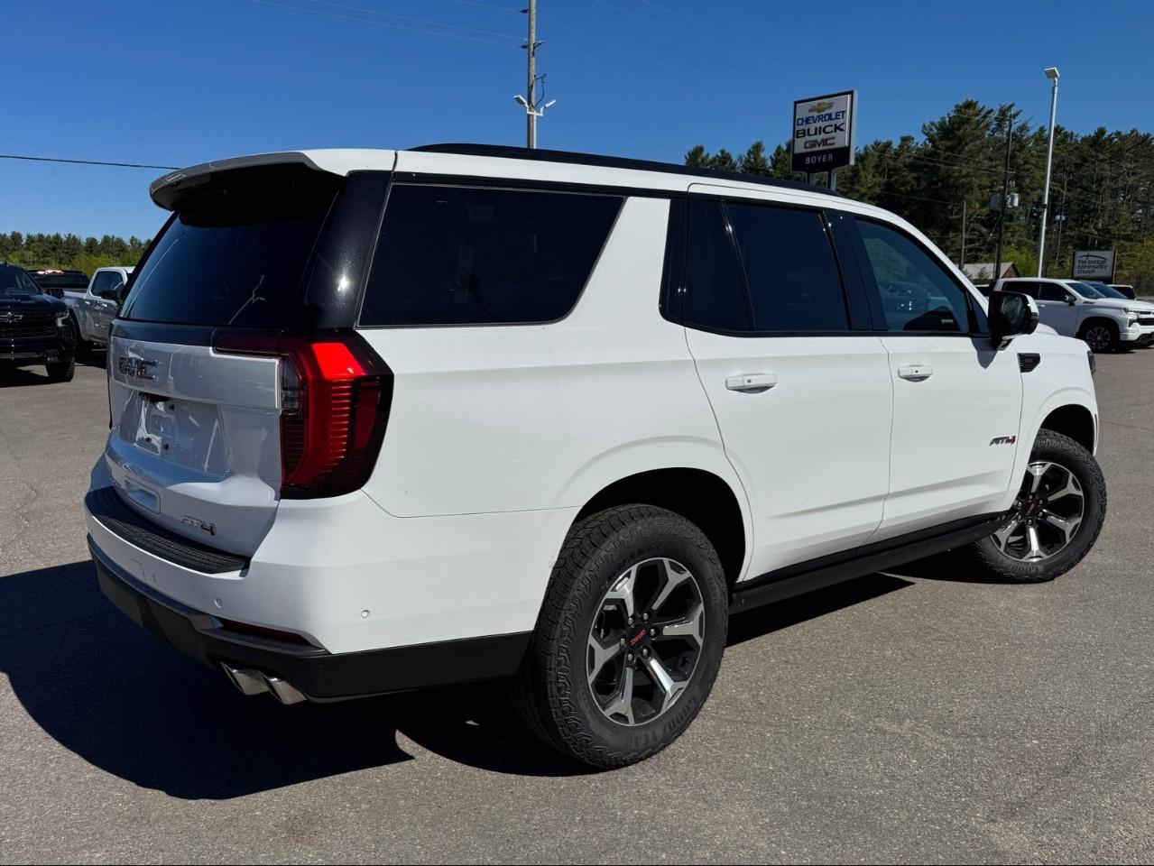 2025 GMC Yukon 4WD 4dr AT4 Ultimate Photo4