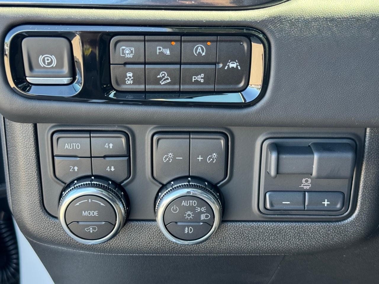 2025 GMC Yukon 4WD 4dr AT4 Ultimate Photo